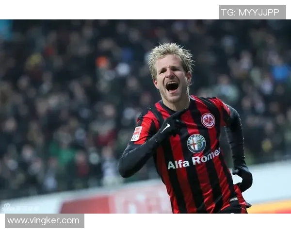 沙尔克04惊险逼平法兰克福，延续不败良好格局